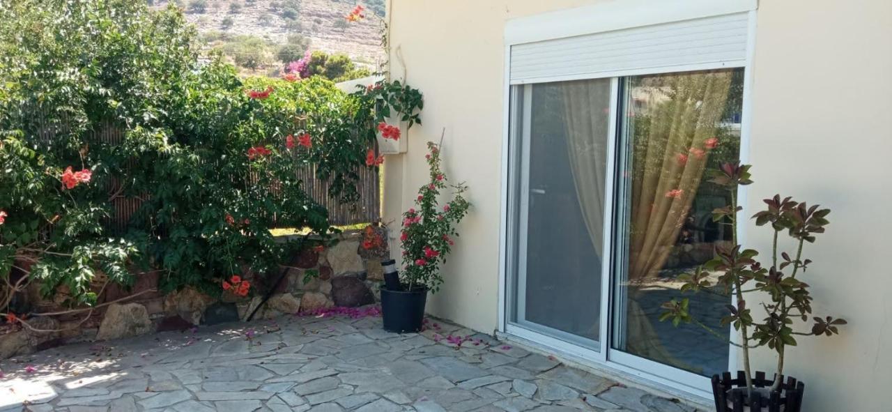 Marilen Apartman Livádia Szoba fotó