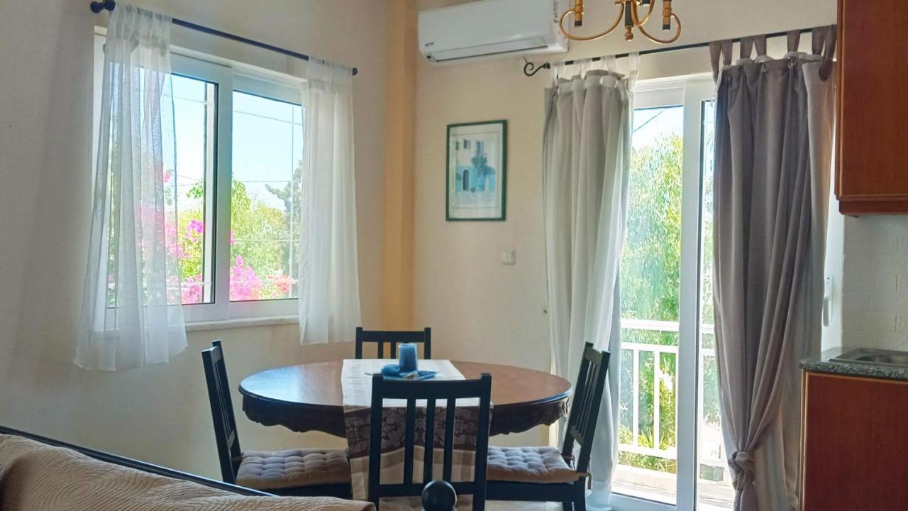 Marilen Apartman Livádia Szoba fotó